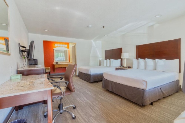 The Yosemite Inn image 59